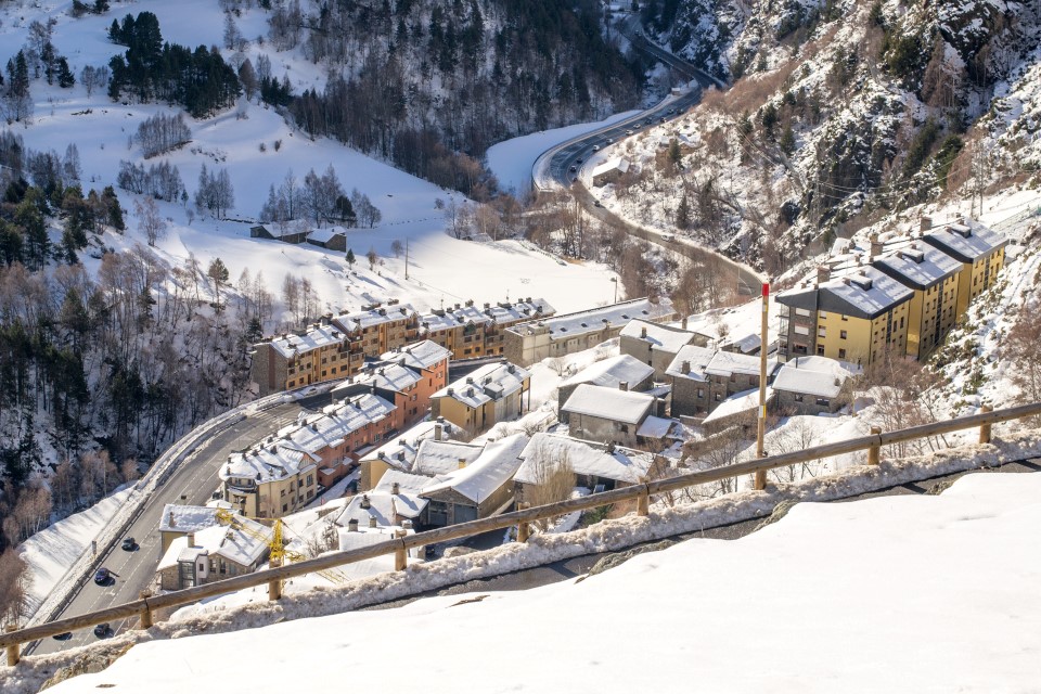 Vues de l'aldosa de Canillo et Grandvalira